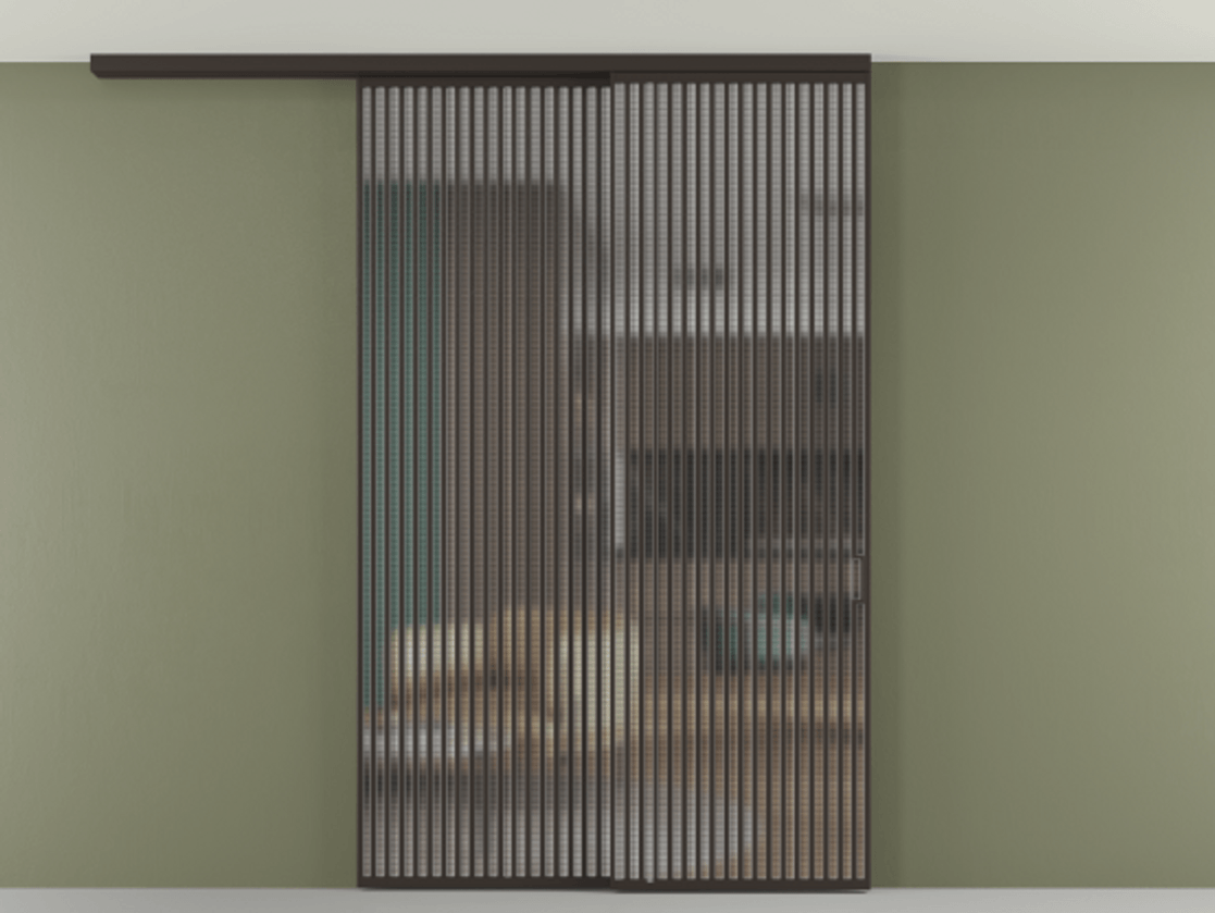 Перегородка Formato вдоль стены на потолок 2 створки с синхронным механизмом АЛПР 040.06 Алюминий антрацит Декоративное стекло с сеткой "Mesh silver", триплекс Цена 463256 ₽ | Volhovec