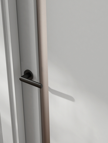 Модель с узким стеклом