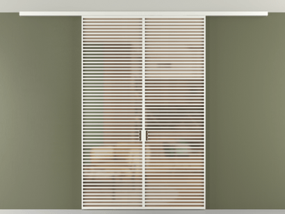 Алюминевая перегородка vd2_07 Алюминий светло-серый Сатинированное оранжевое стекло, триплекс, 6мм. Цвет Алюминий светло-серый. Материал Алюминий в эмали. Коллекция Перегородка Formato вдоль стены на потолок двустворчатая. Картинка.